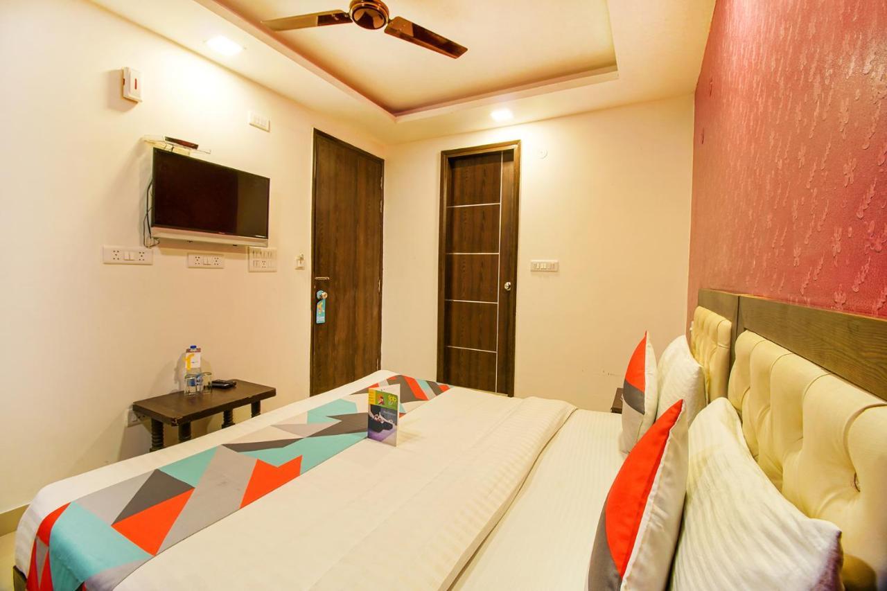 Fabexpress Tp Suite Near Igi Airport New Delhi Extérieur photo