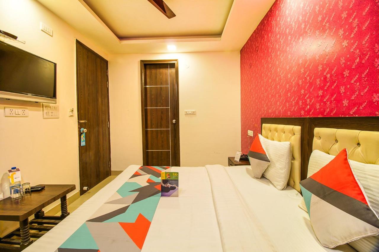 Fabexpress Tp Suite Near Igi Airport New Delhi Extérieur photo
